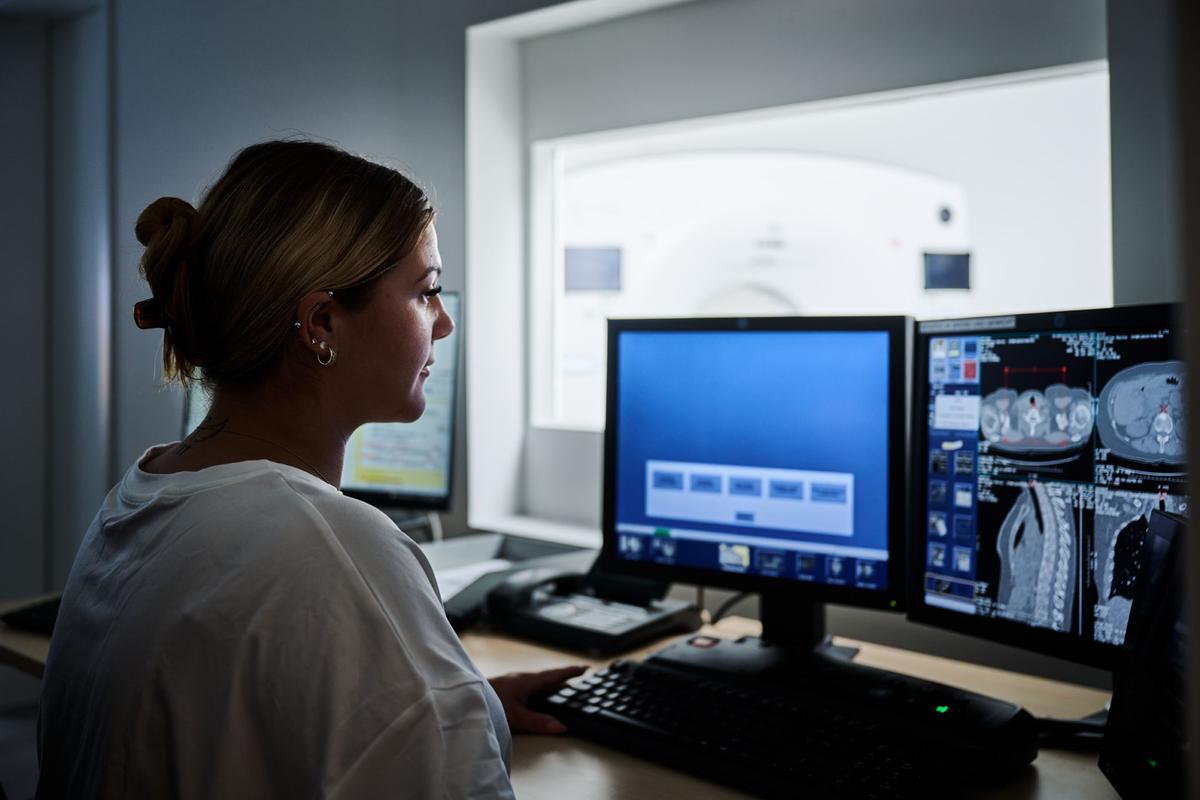 Offene MRT in Köln MRT ohne Platzangst Termin vereinbaren